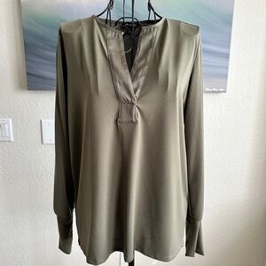 Beautiful Banana Republic Top